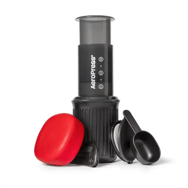 AeroPress Go cafetera portátil extra pequeña, ideal para viajes, senderismo y acampada, prensa francesa todo en uno, cafetera manual estilo espresso y pour-over, preparación en 2 min