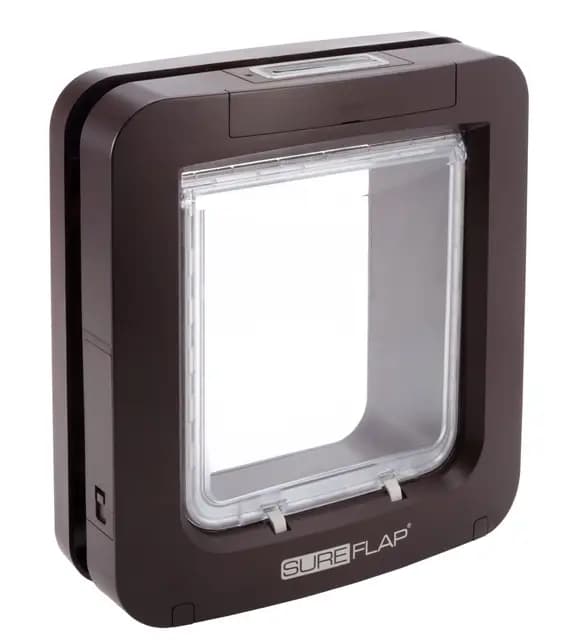 Puerta para Mascotas SureFlap Sure Petcare con Lector de Microchip y Placas de identificación RFID para Gatos y Perros pequeños, Toque de Queda, 1 botón de Control, marrón, 4 Pilas C (no Incluidas).