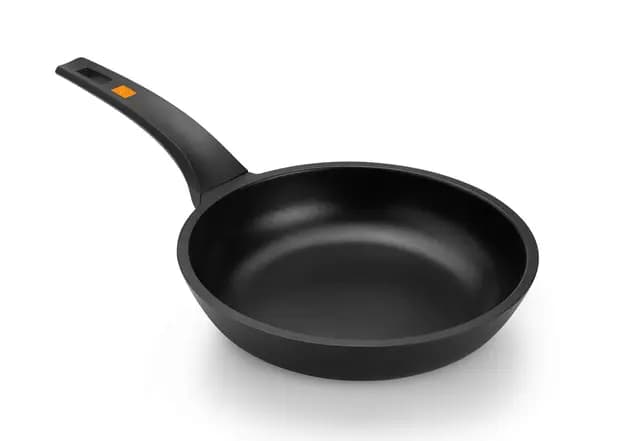 BRA Efficient | Sartén 24 cm, aluminio fundido con antiadherente, apta para todo tipo de cocinas incluida inducción, libre de PFOA