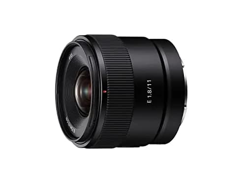 Sony SEL11F18 – 11 mm F1.8 Objetivo gran angular APS-C, compacto y luminoso, montura E. Ideal para vlogs, paisajes y arquitectura (compatible con A6400, A6700, ZV-E10)