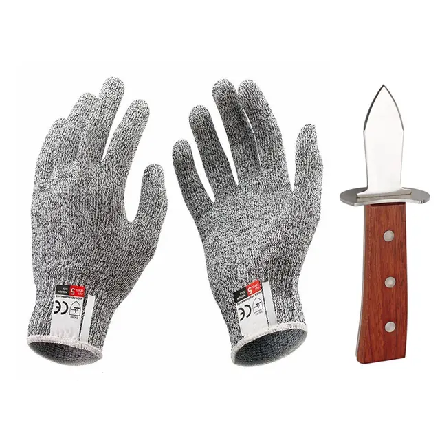 ldawyde cuchillo ostras con guantes